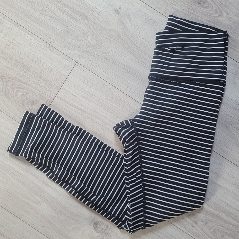 Lululemon 25" pants
